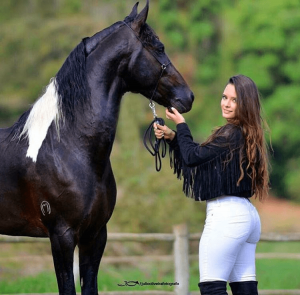 Instagram/@moniquemmoura